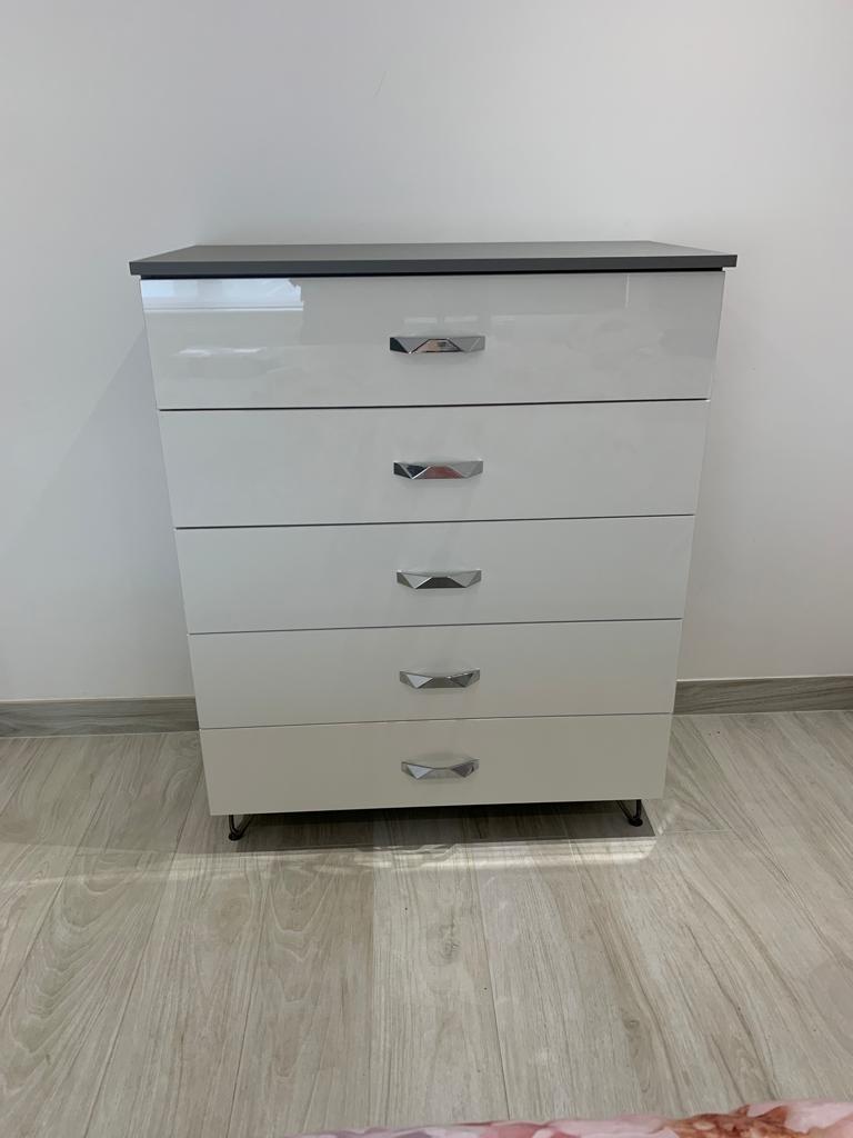 Chest-of-Drawers-in-Chelsea