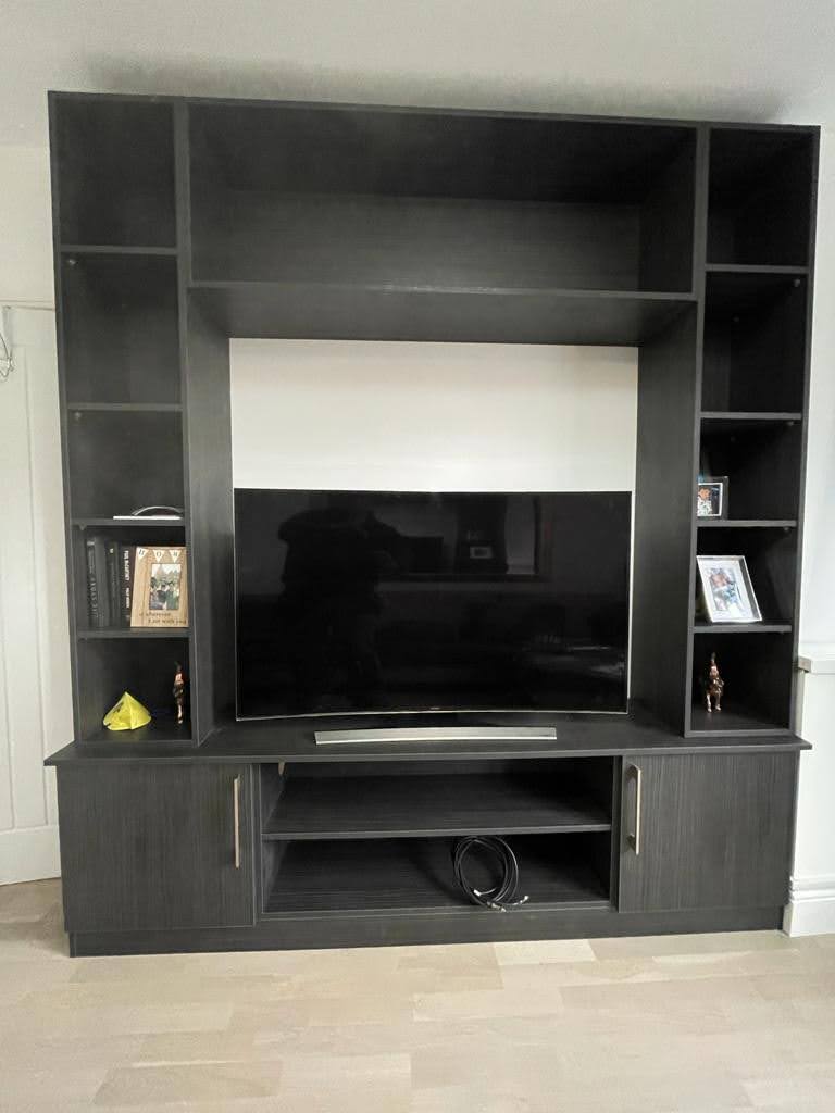 Floor-Standing-TV-Stand