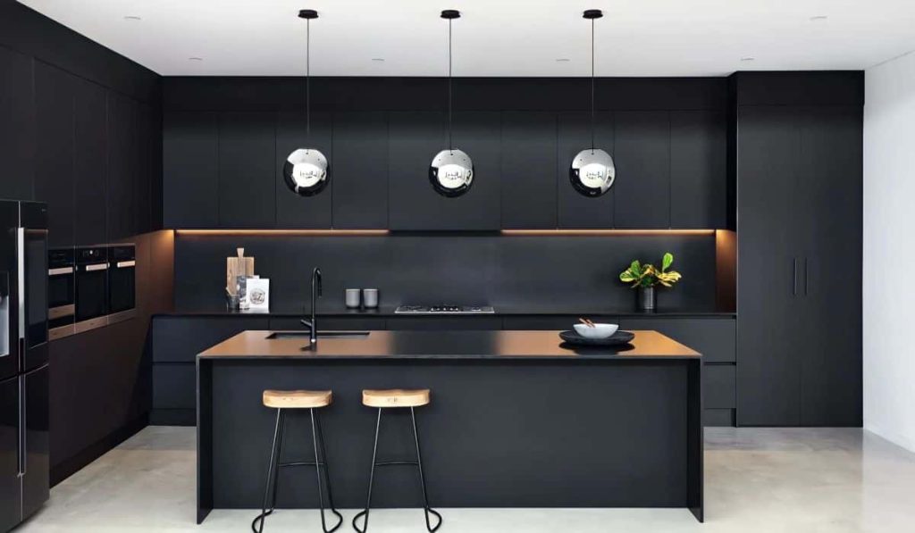 Black Kitchens Are Back